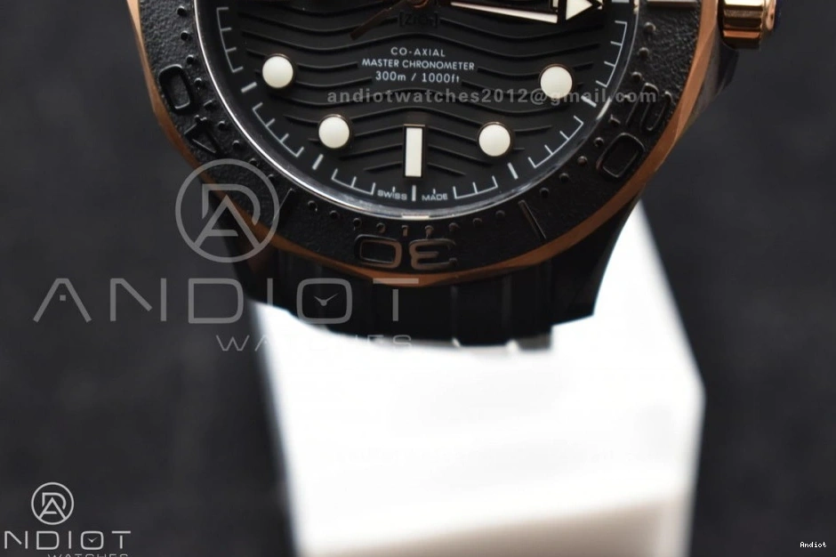 Black Edition Bezel Seamaster RG on Strap Black Rubber Best Black Ceramic 300m 1:1 VSF Dial 43.5mm A8806 0219